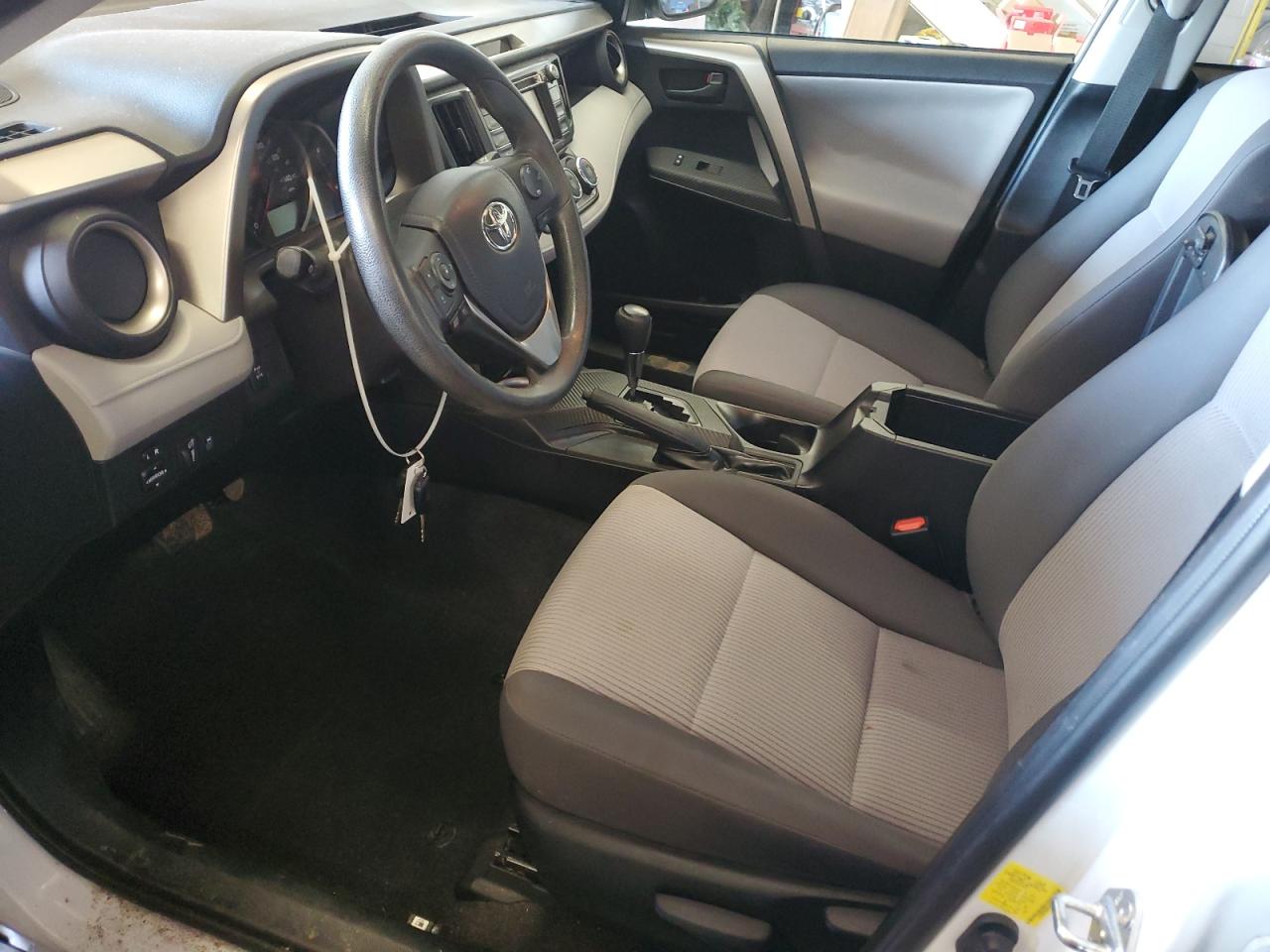 2015 Toyota RAV 4 - Image 7