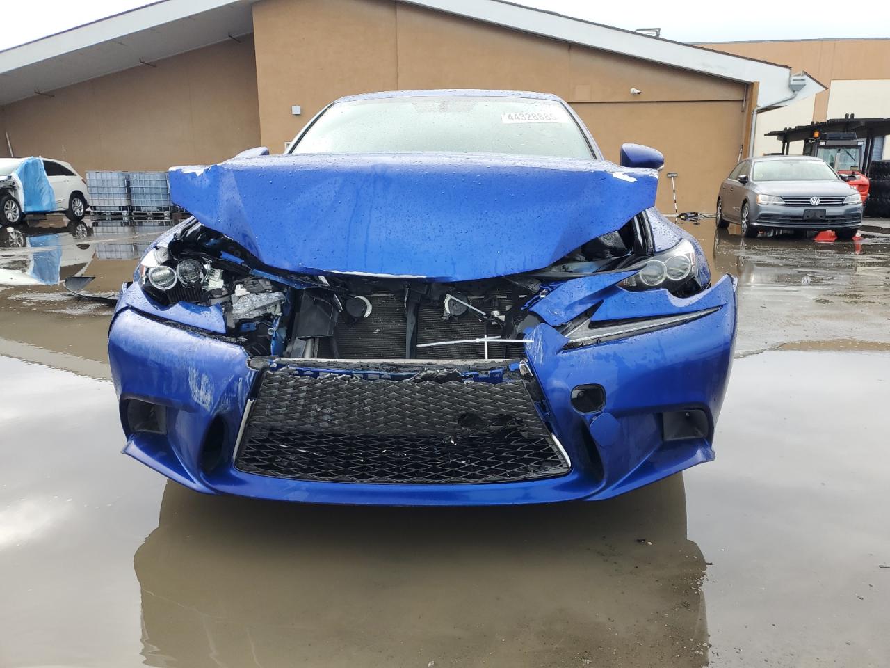 2016 Lexus IS - Image 5