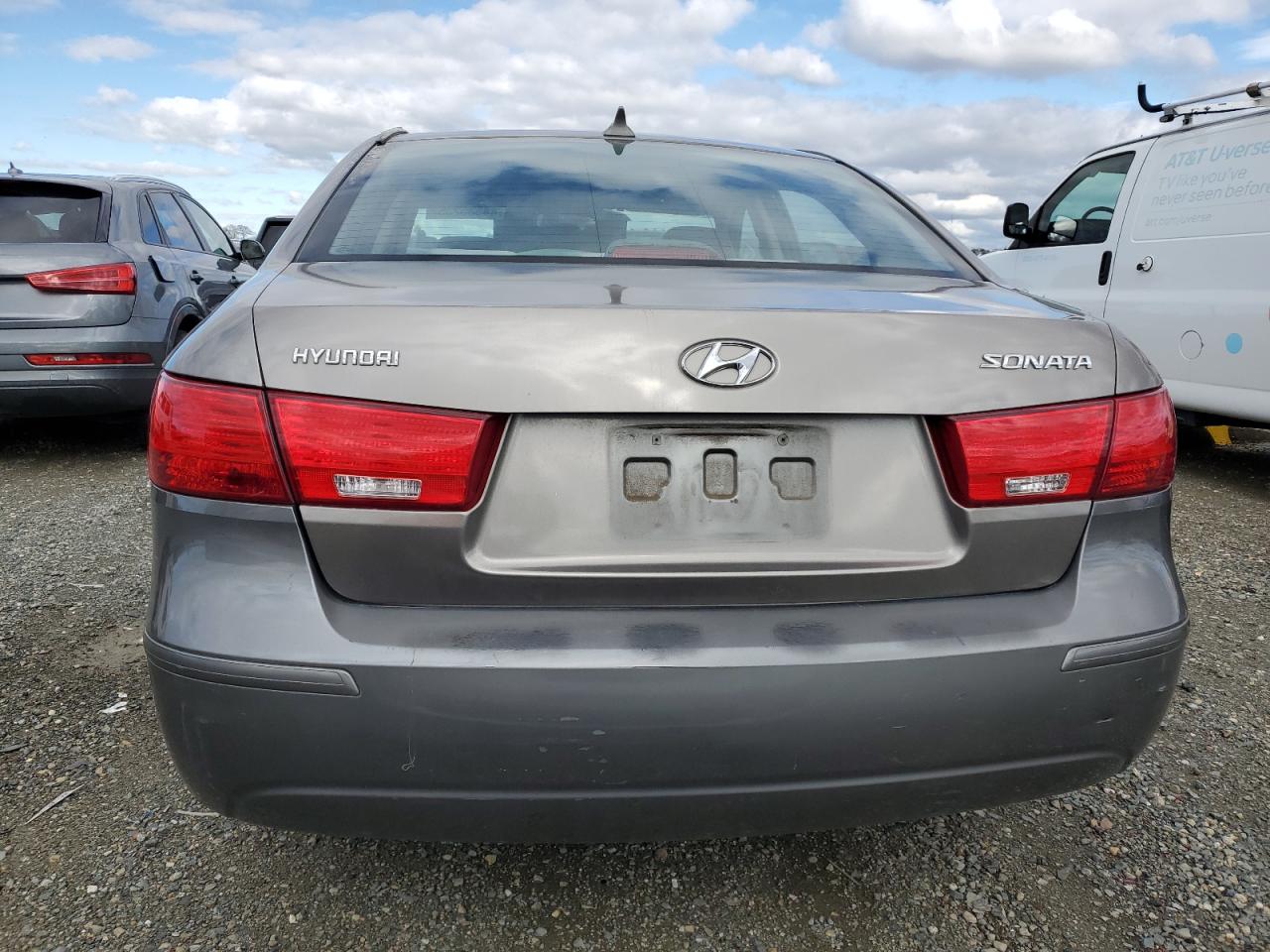 2009 Hyundai Sonata - Image 6