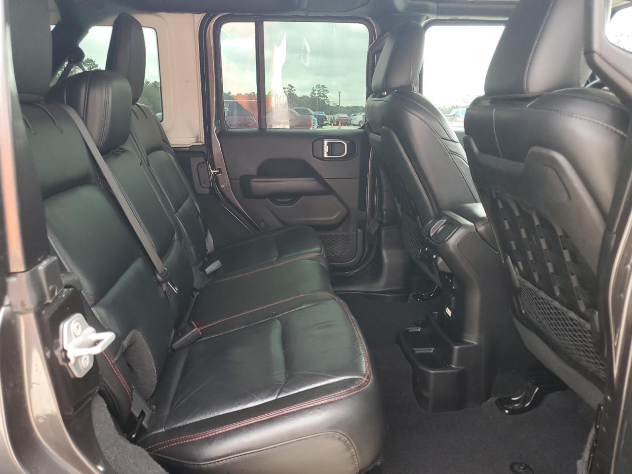 2018 Jeep Wrangler - Image 11