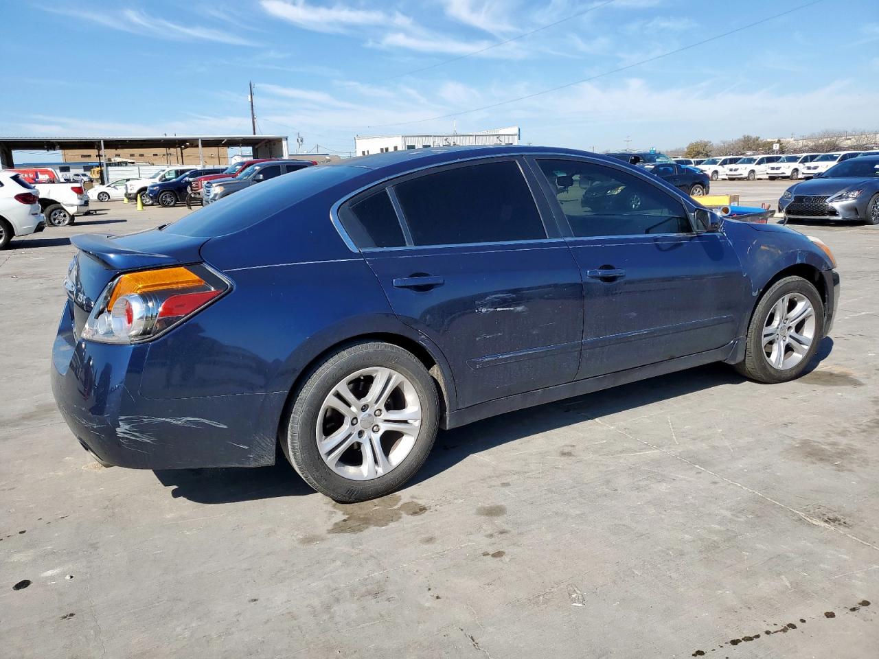 2011 Nissan Altima - Image 3