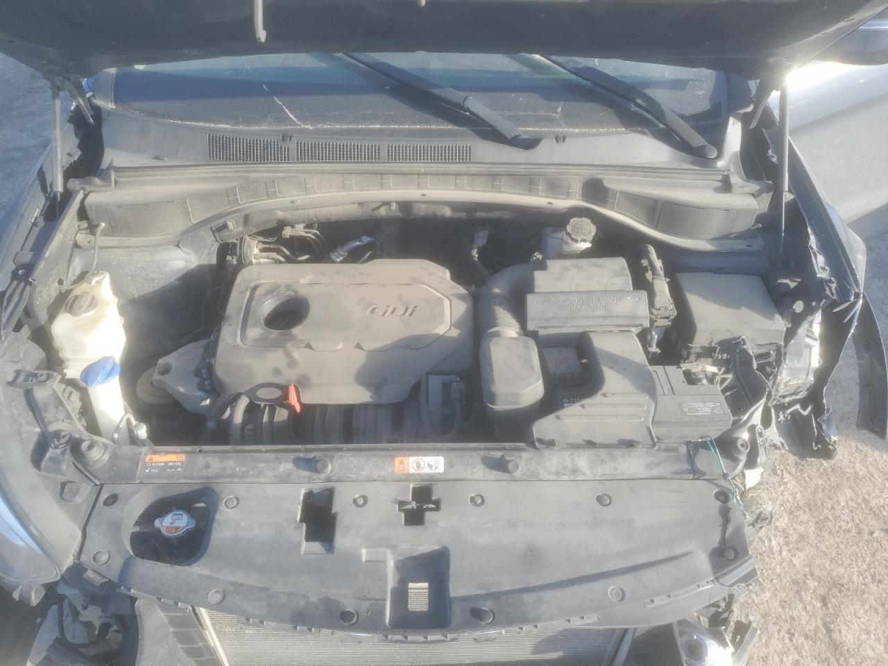 2017 Hyundai Santa Fe - Image 13