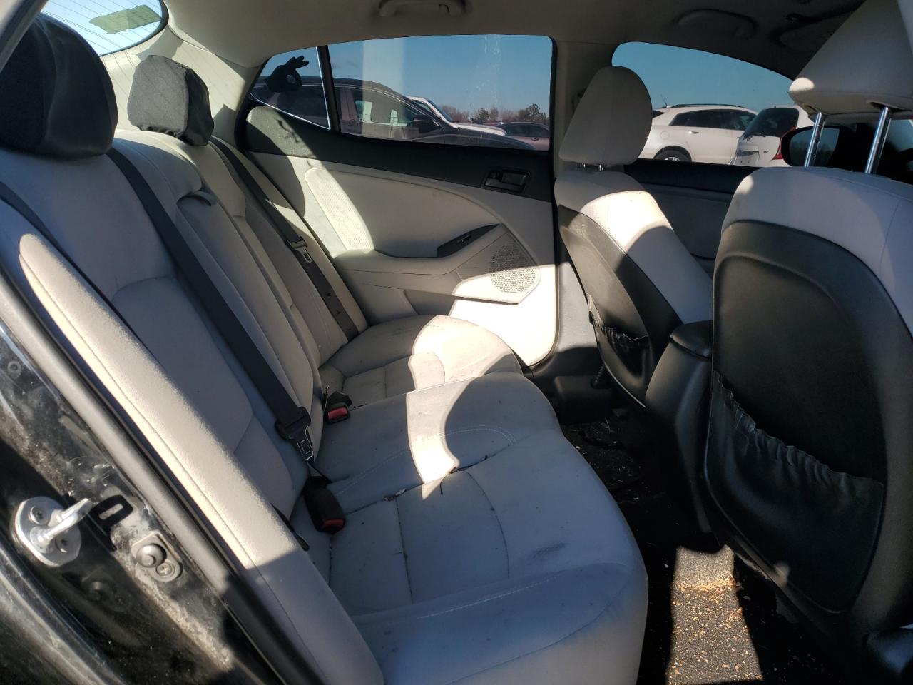 2012 Kia Optima - Image 10