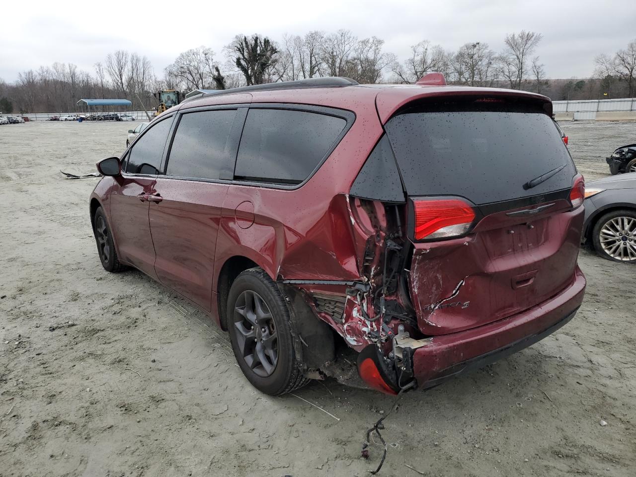 2019 Chrysler Pacifica - Image 2