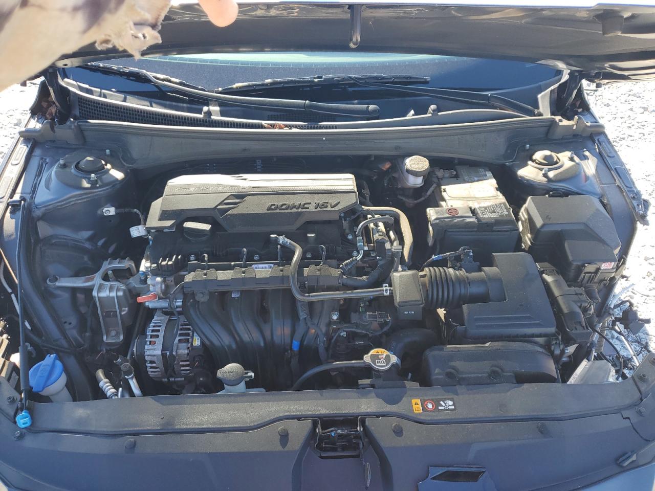 2022 Hyundai Elantra - Image 11