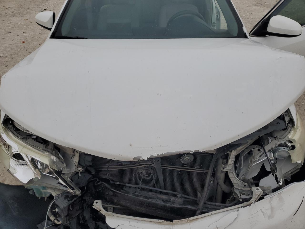 2014 Toyota Camry - Image 13