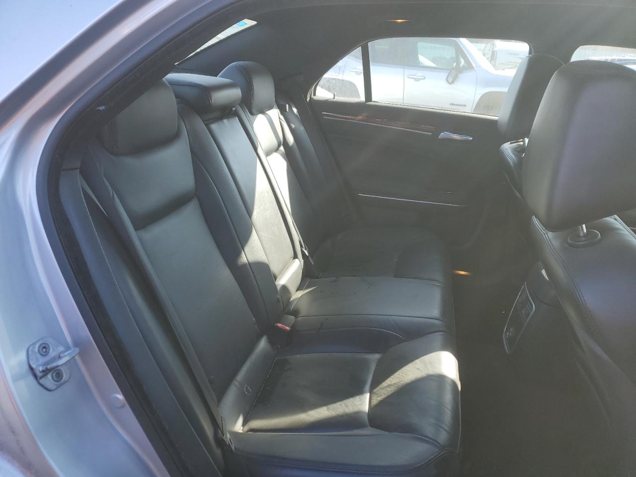 2012 Chrysler 300 - Image 10