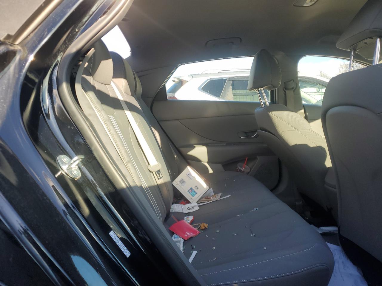 2023 Hyundai Elantra - Image 10