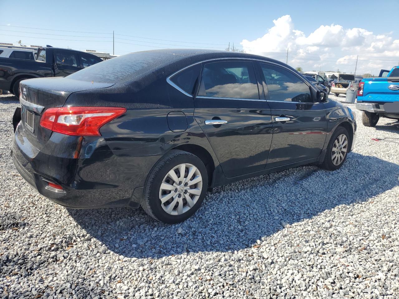 2017 Nissan Sentra - Image 3