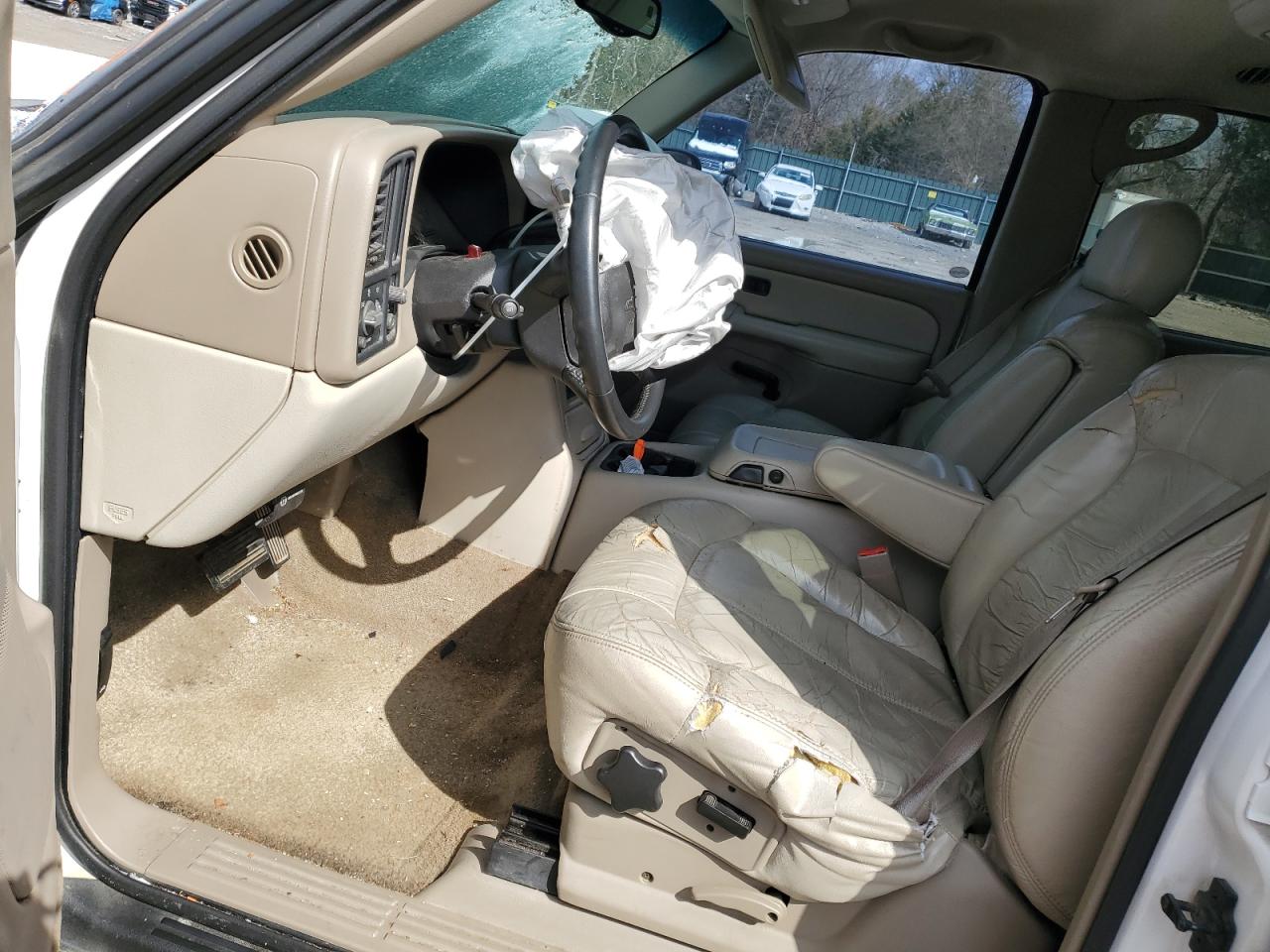 2002 Chevrolet Tahoe - Image 7