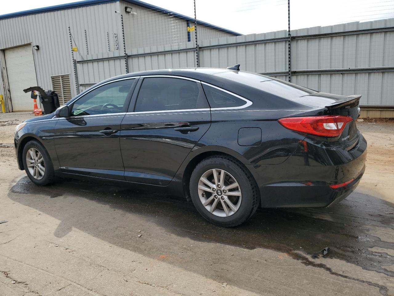 2016 Hyundai Sonata - Image 2
