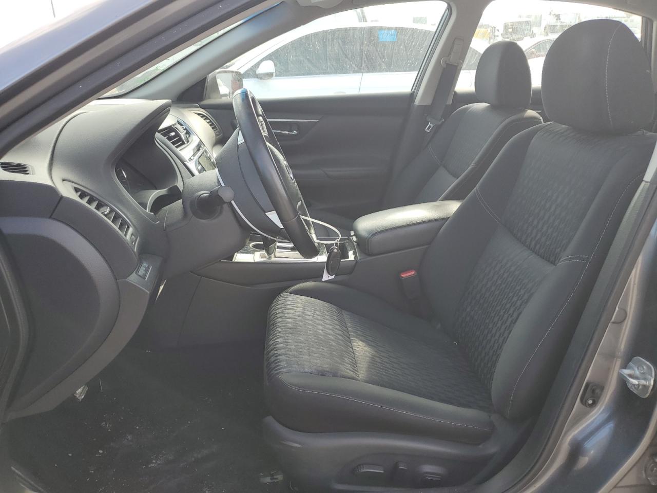 2018 Nissan Altima - Image 7