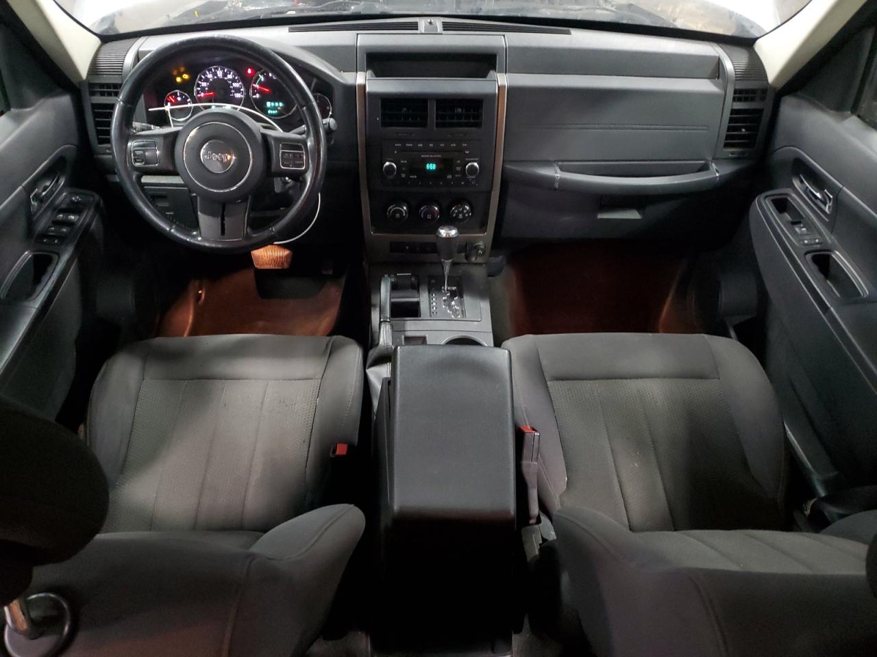 2012 Jeep Liberty (North America) - Image 8