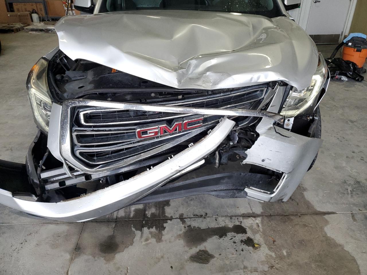 2017 GMC Yukon - Image 12