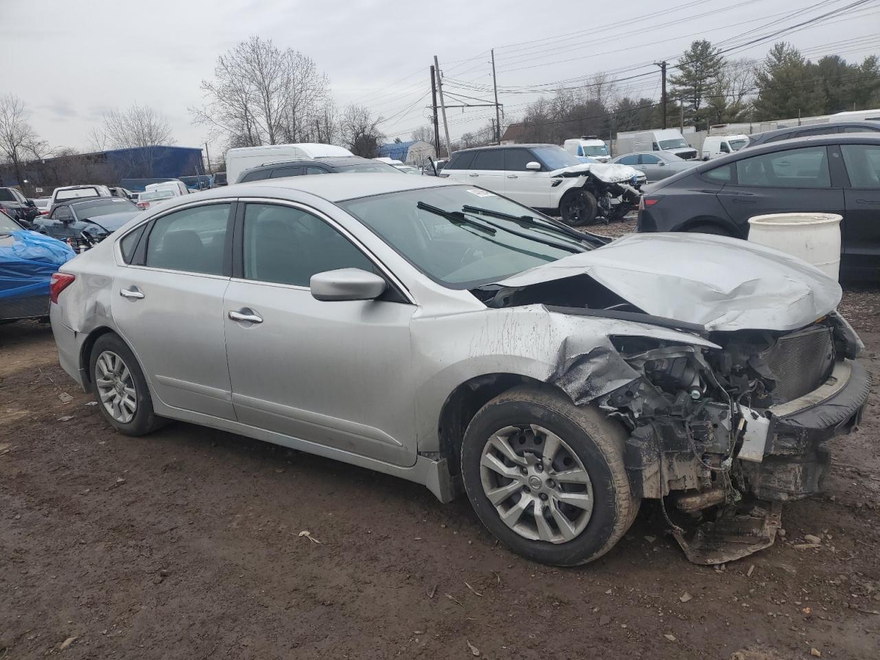 2017 Nissan Altima - Image 4