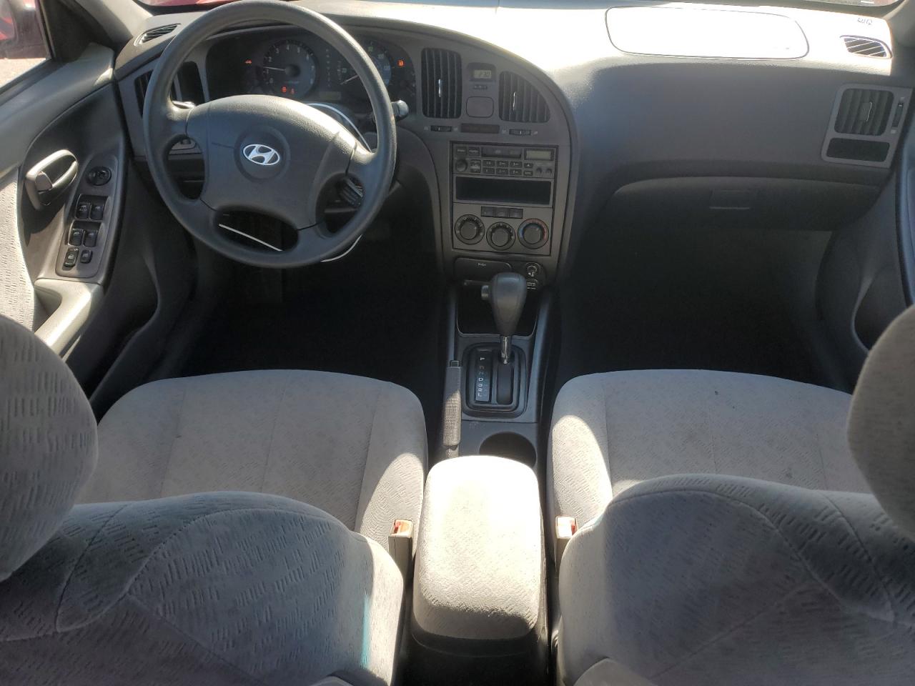 2004 Hyundai Elantra - Image 8
