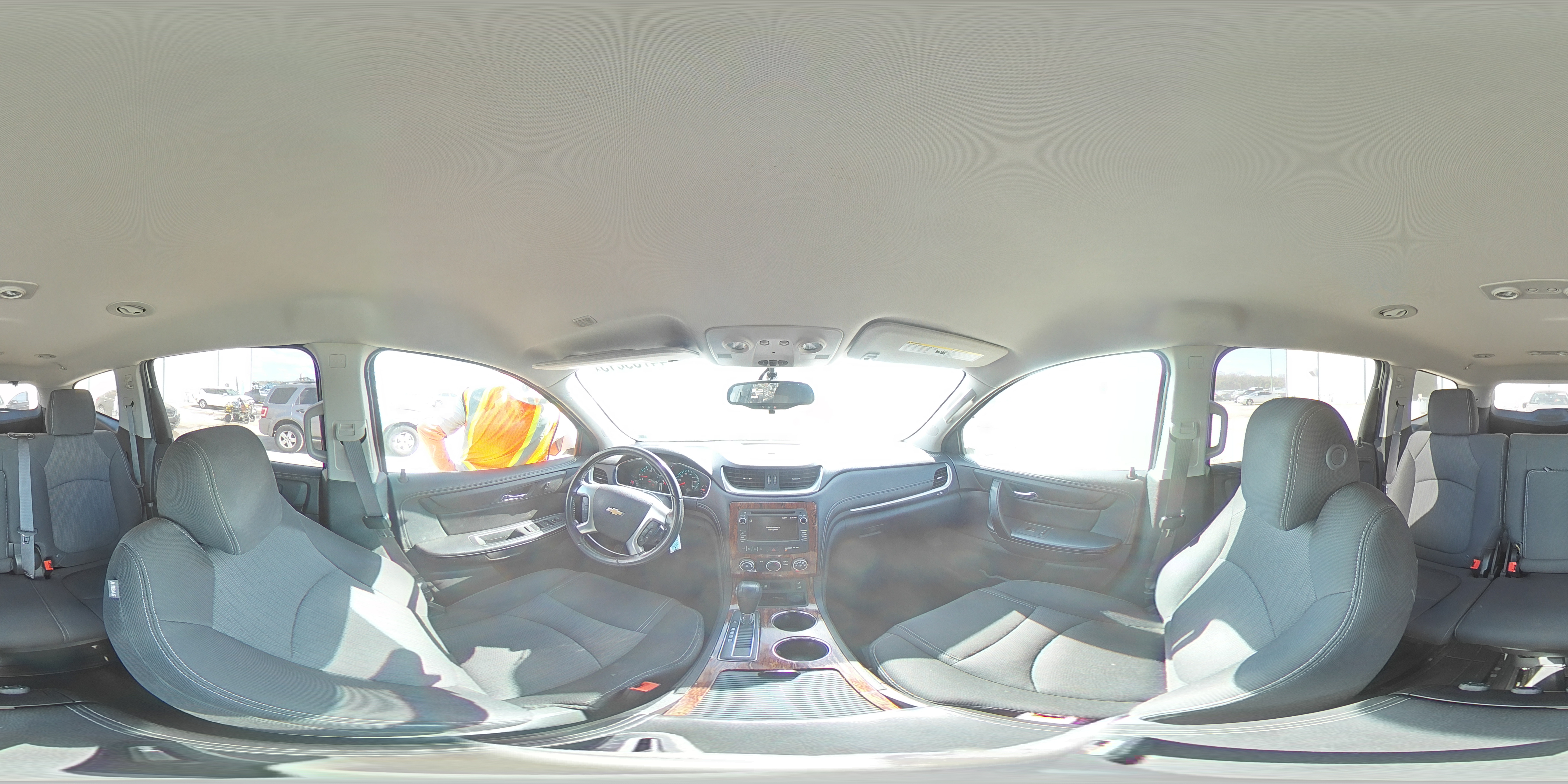 2014 Chevrolet Traverse - Image 16