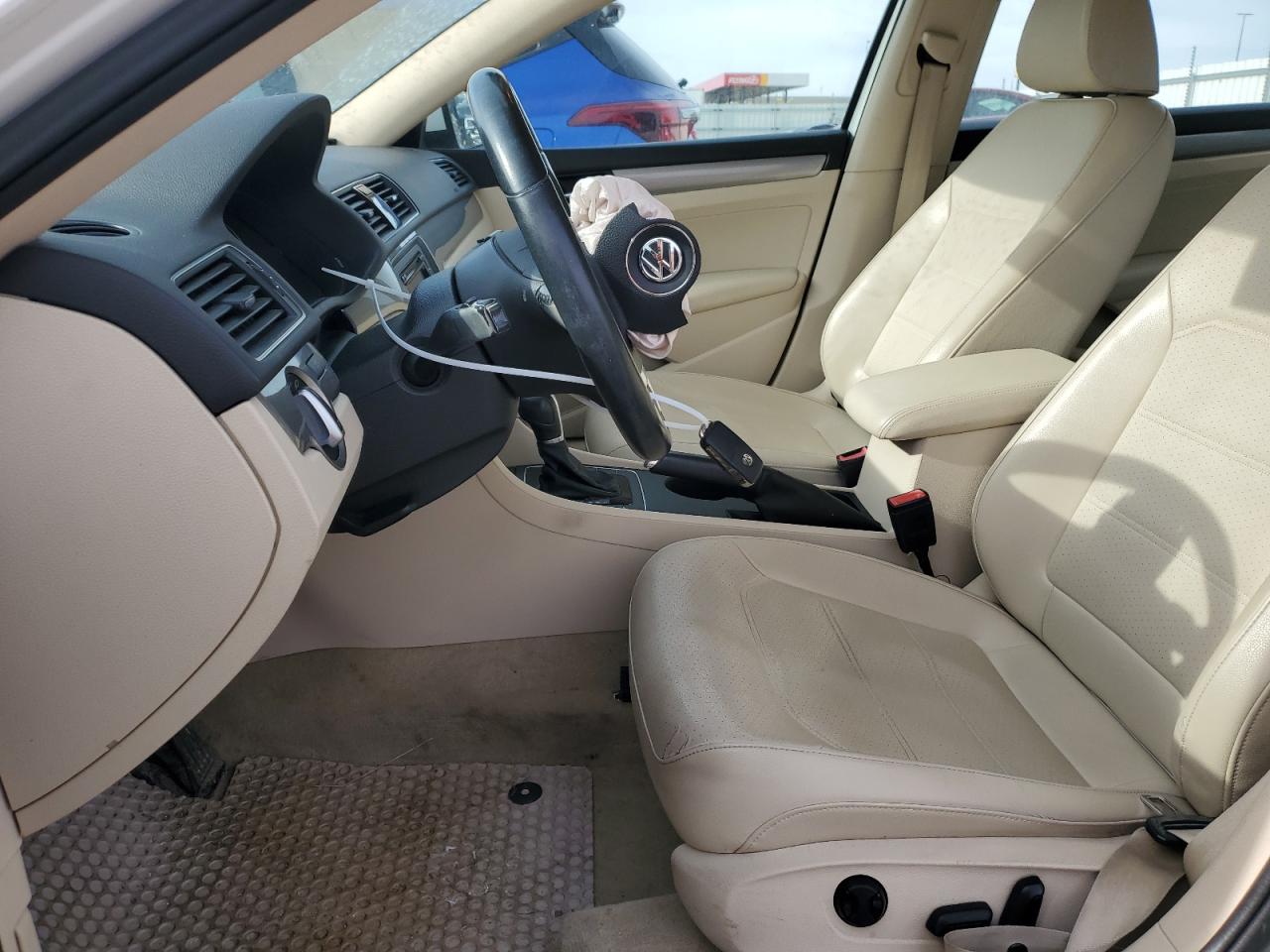 2015 Volkswagen Passat - Image 7