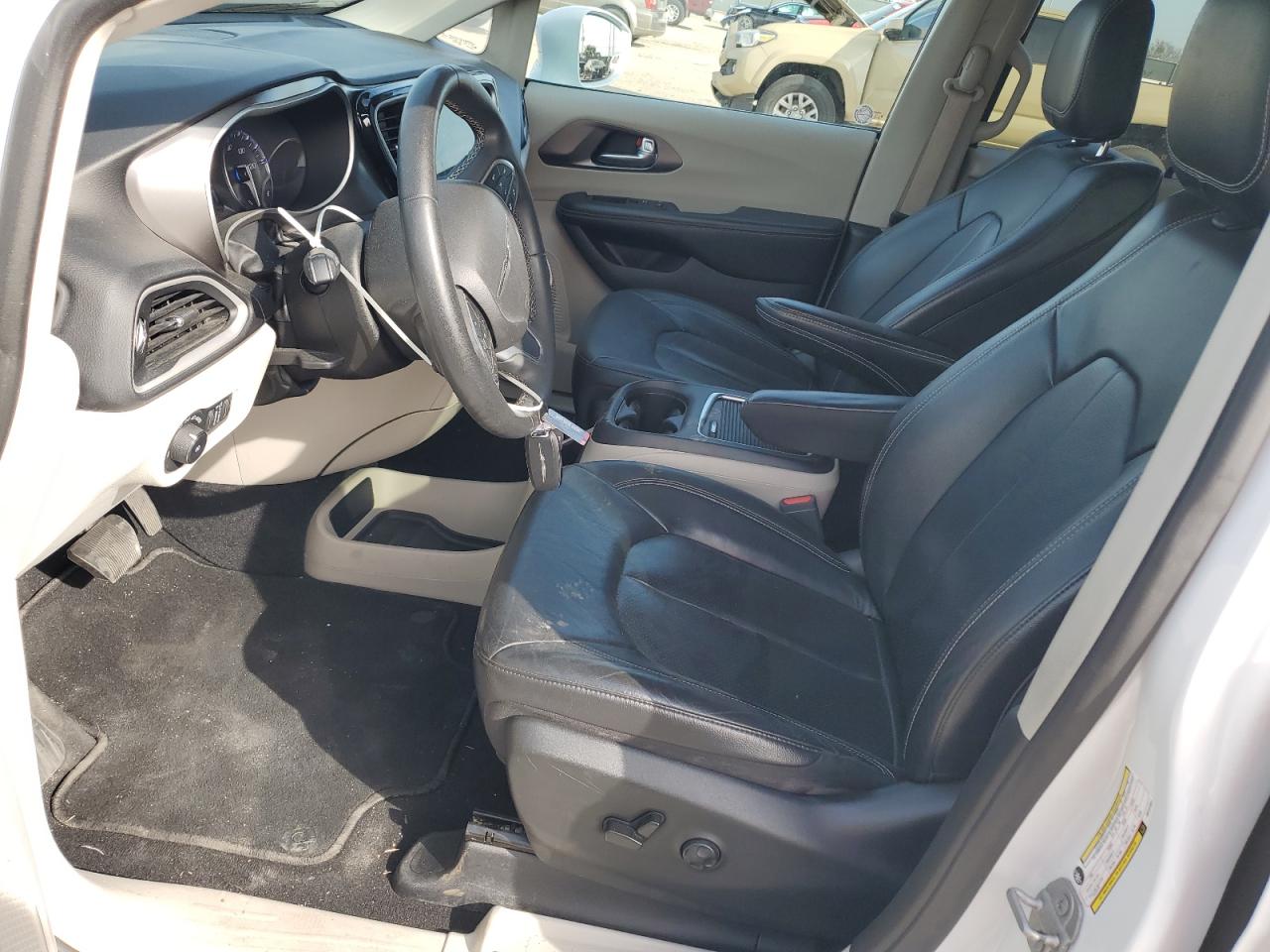 2022 Chrysler Pacifica - Image 7