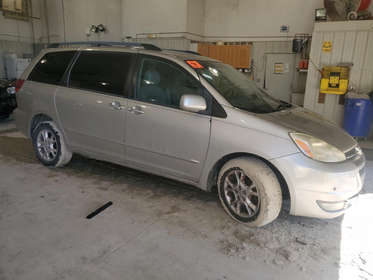 2004 Toyota Sienna - Image 4