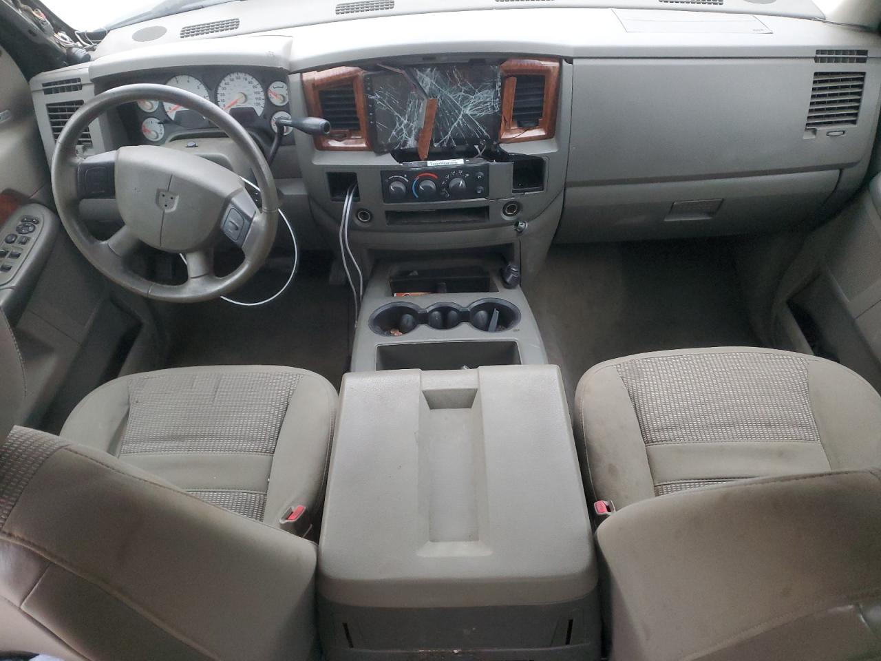 2006 Dodge RAM - Image 8
