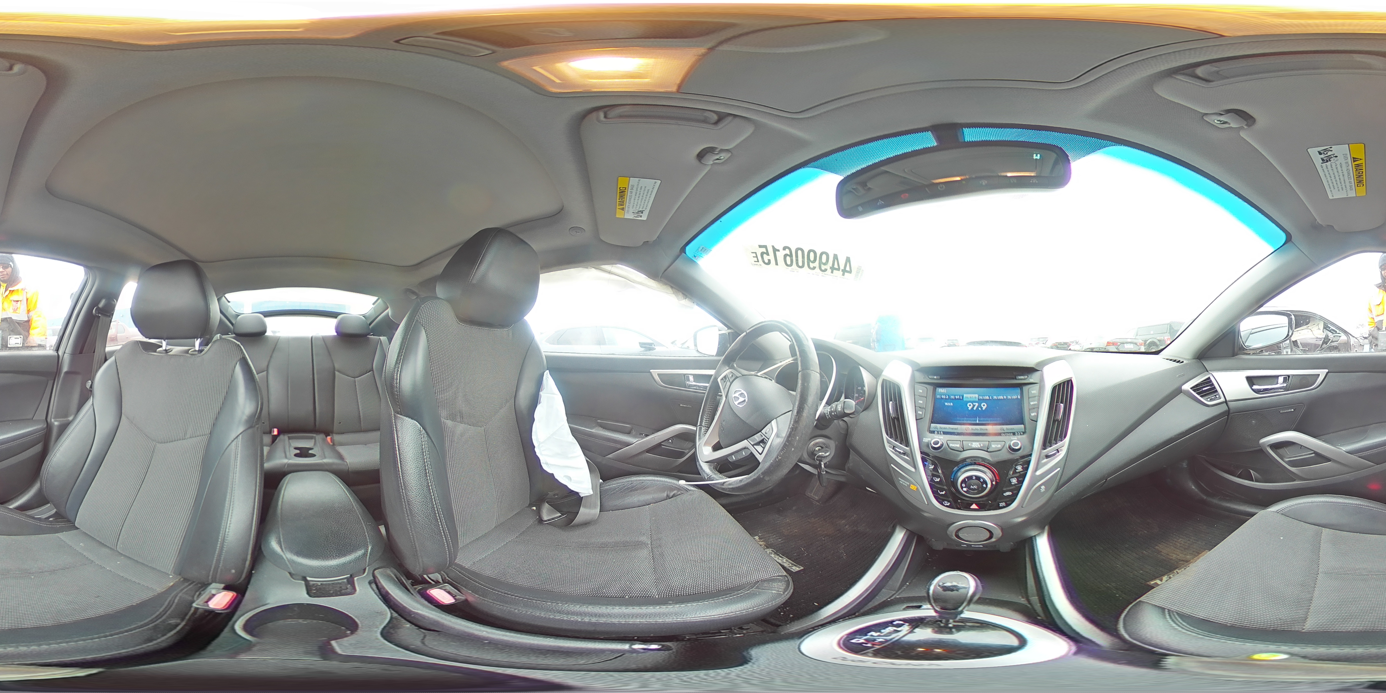 2013 Hyundai Veloster - Image 13