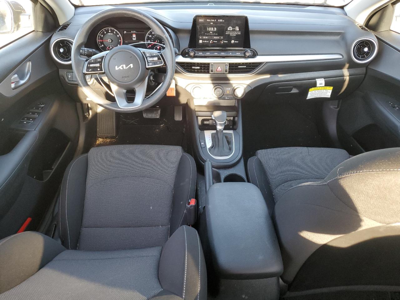 2023 Kia Forte - Image 8
