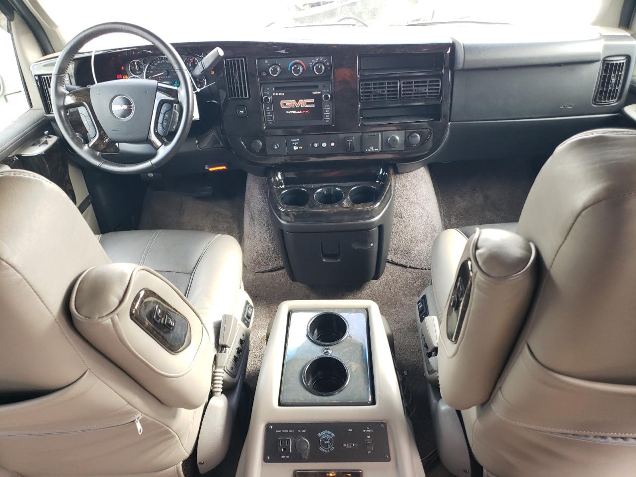 2018 GMC Savana - Image 8