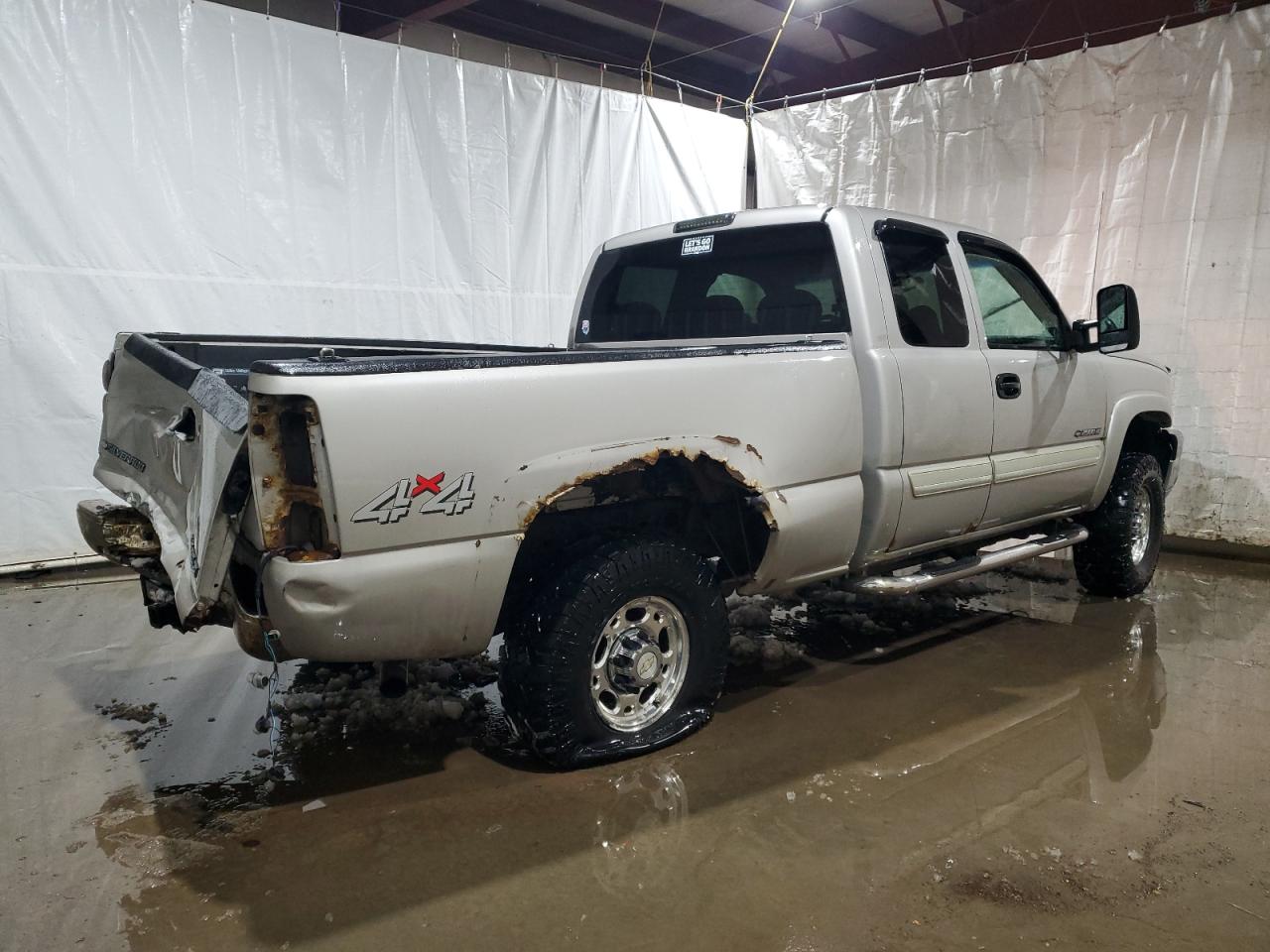 2005 Chevrolet Silverado - Image 3