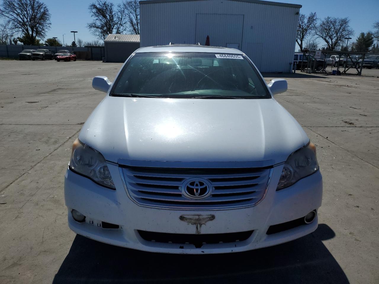 2010 Toyota Avalon - Image 5