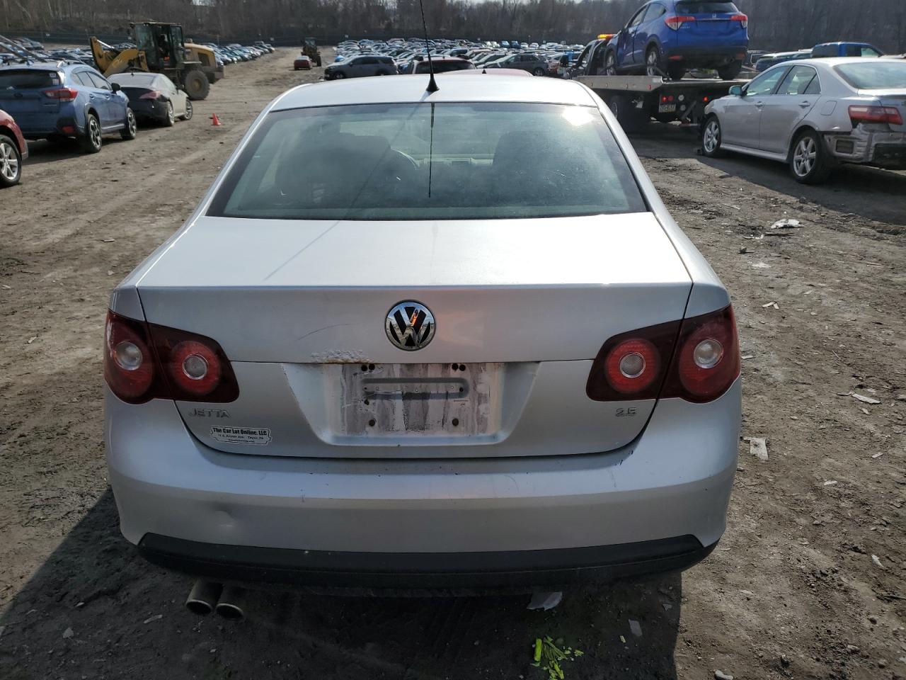 2010 Volkswagen Jetta - Image 6