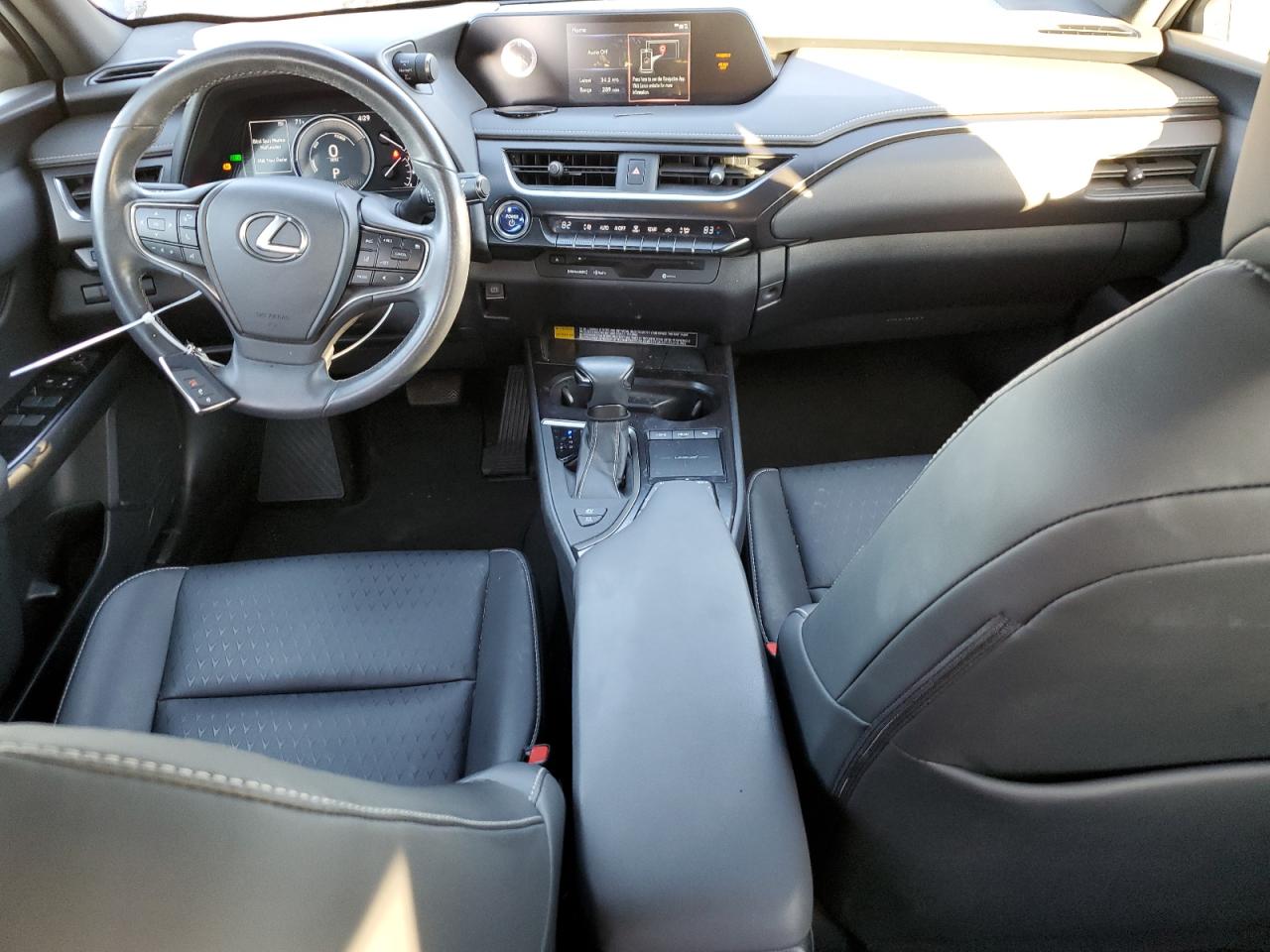 2020 Lexus UX - Image 8
