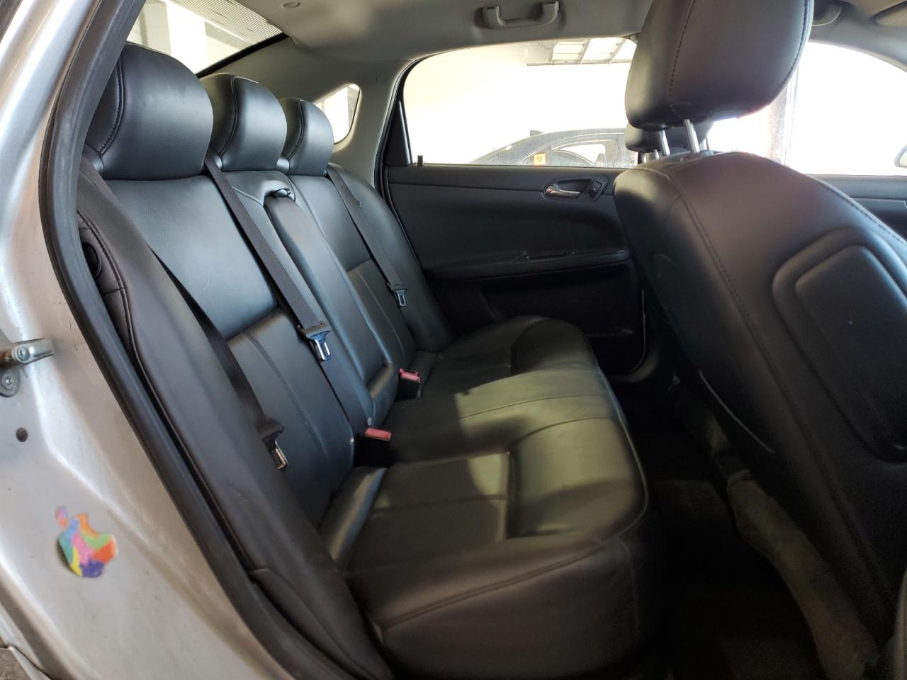 2010 Chevrolet Impala - Image 10