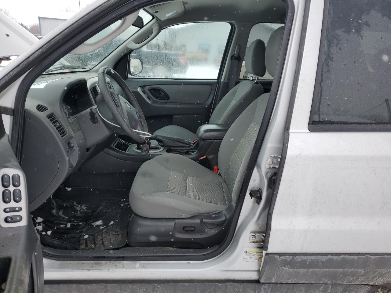 2007 Ford Escape - Image 7