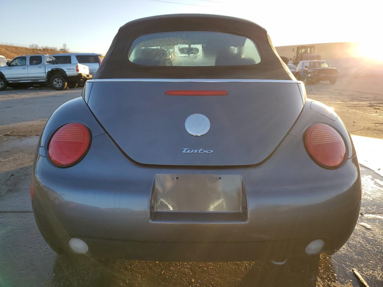 2005 Volkswagen Beetle - Image 6