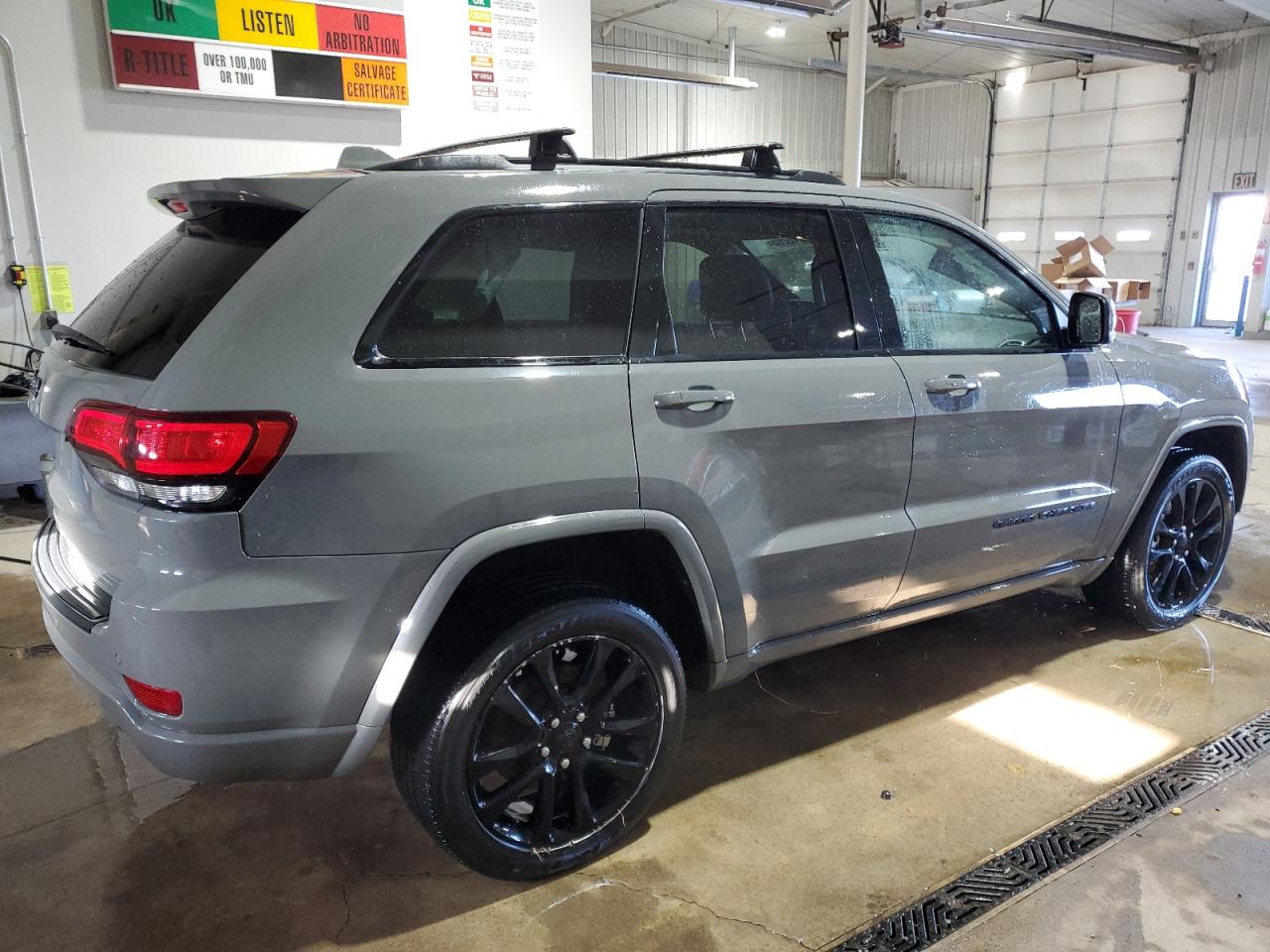 2021 Jeep Grand Cherokee - Image 3