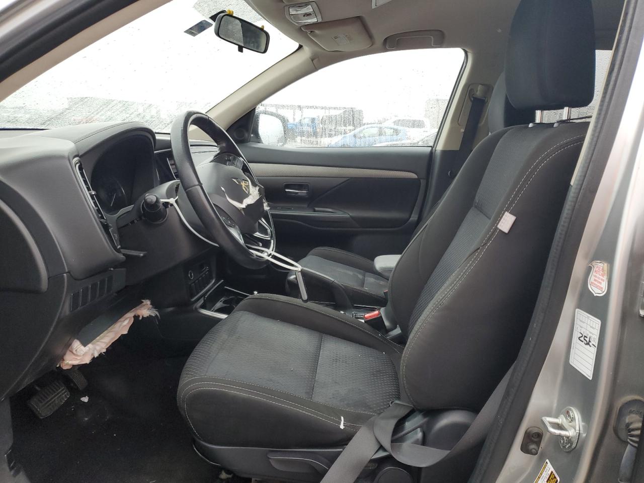 2018 Mitsubishi Outlander - Image 7
