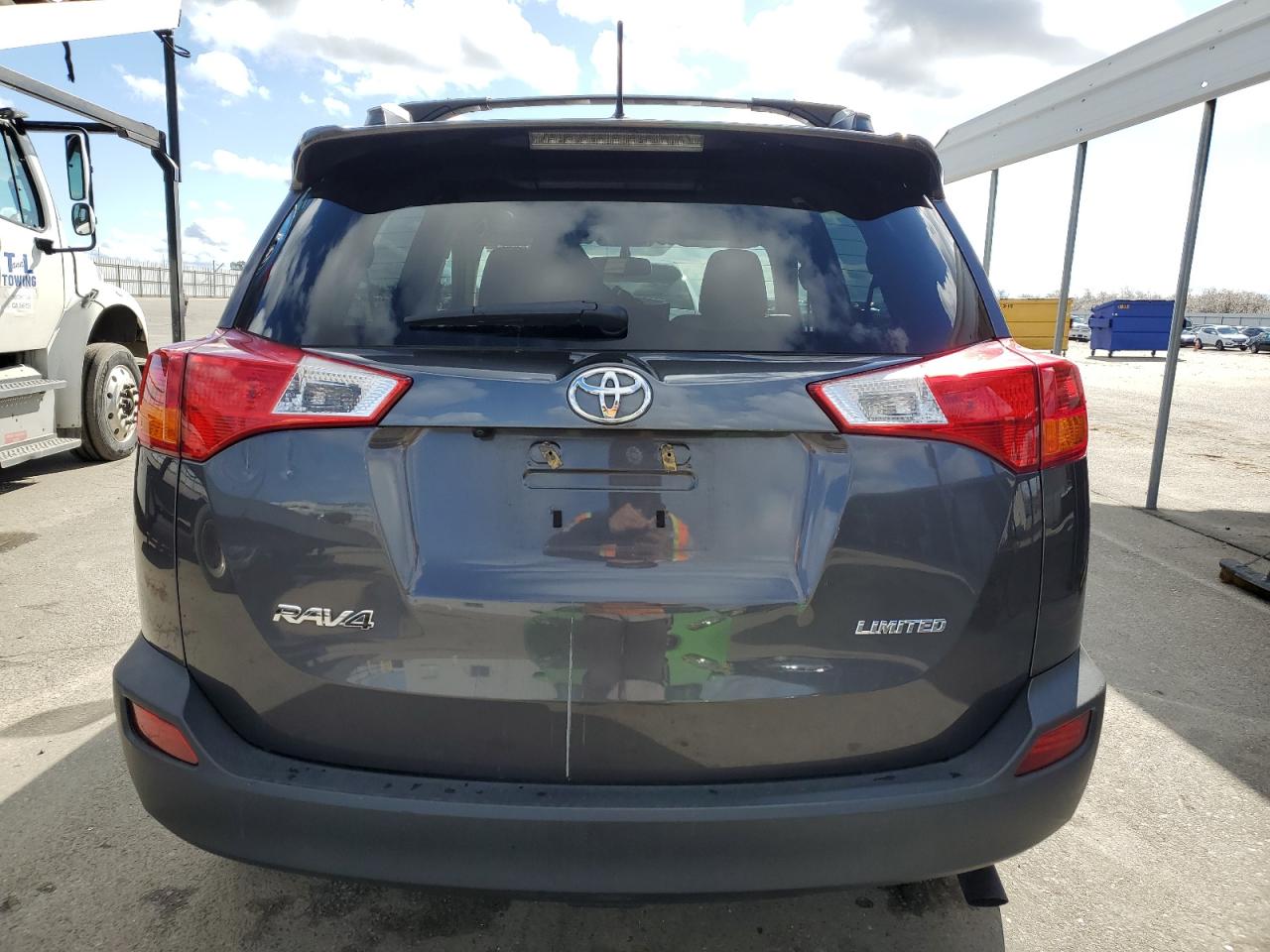 2015 Toyota RAV 4 - Image 6