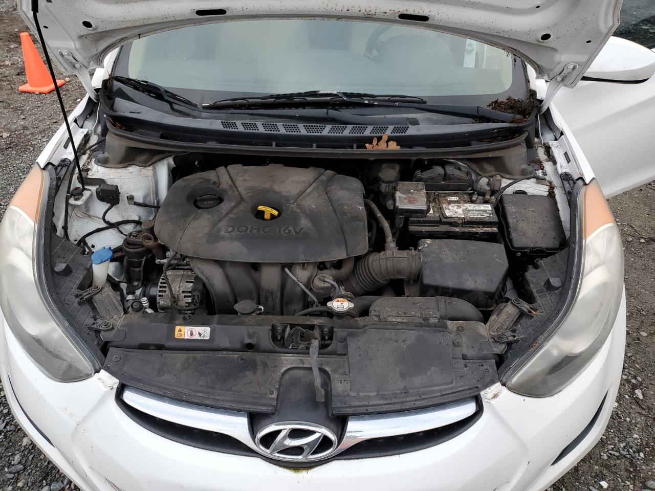 2013 Hyundai Elantra - Image 11