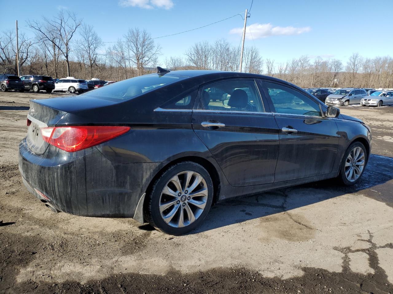 2011 Hyundai Sonata - Image 3