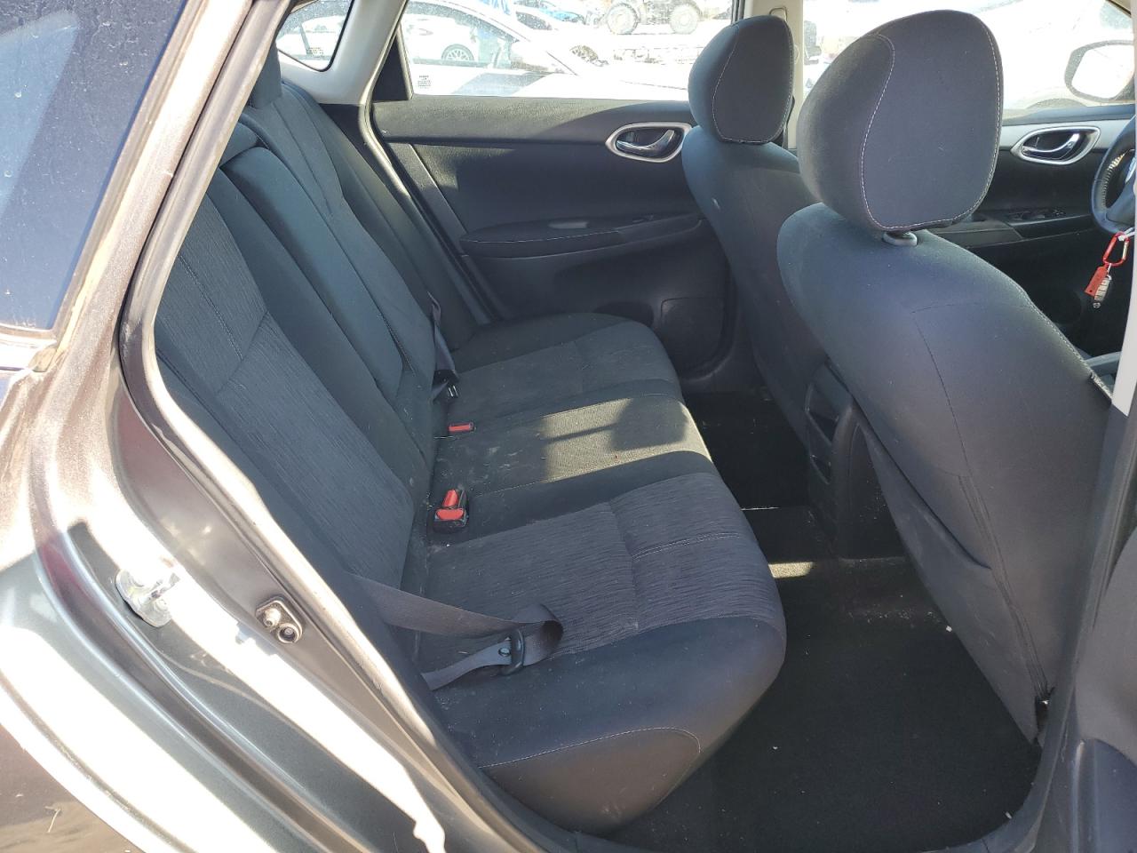 2015 Nissan Sentra - Image 10