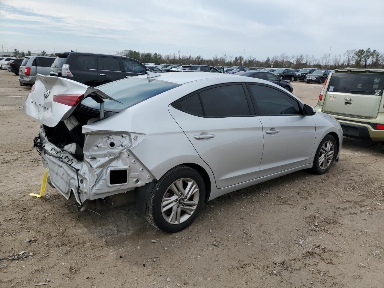 2019 Hyundai Elantra - Image 3