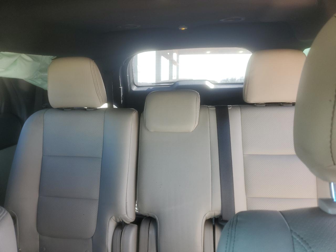 2015 Ford Explorer - Image 10