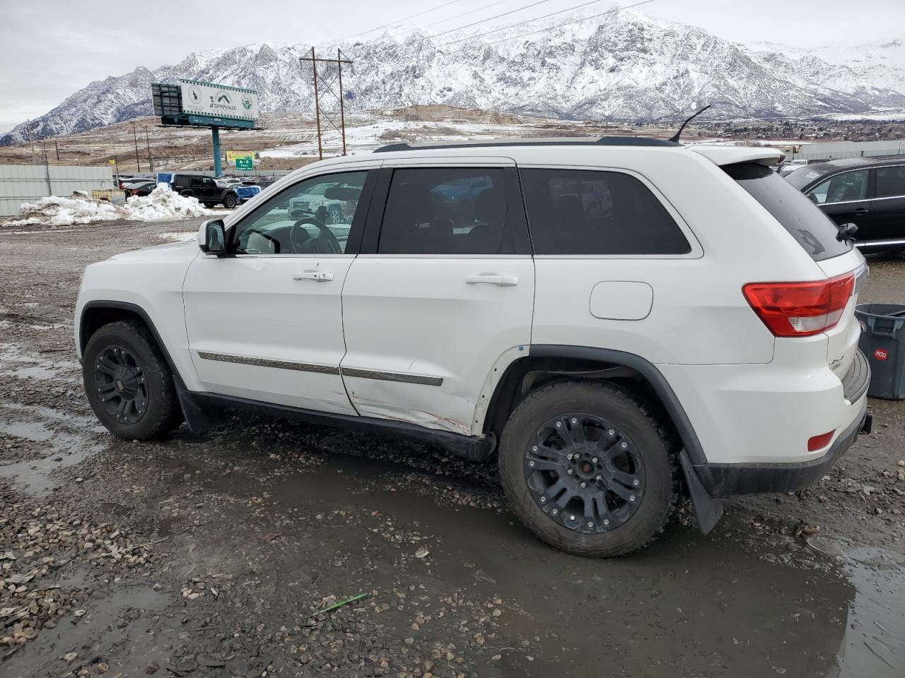 2013 Jeep Grand Cherokee - Image 2