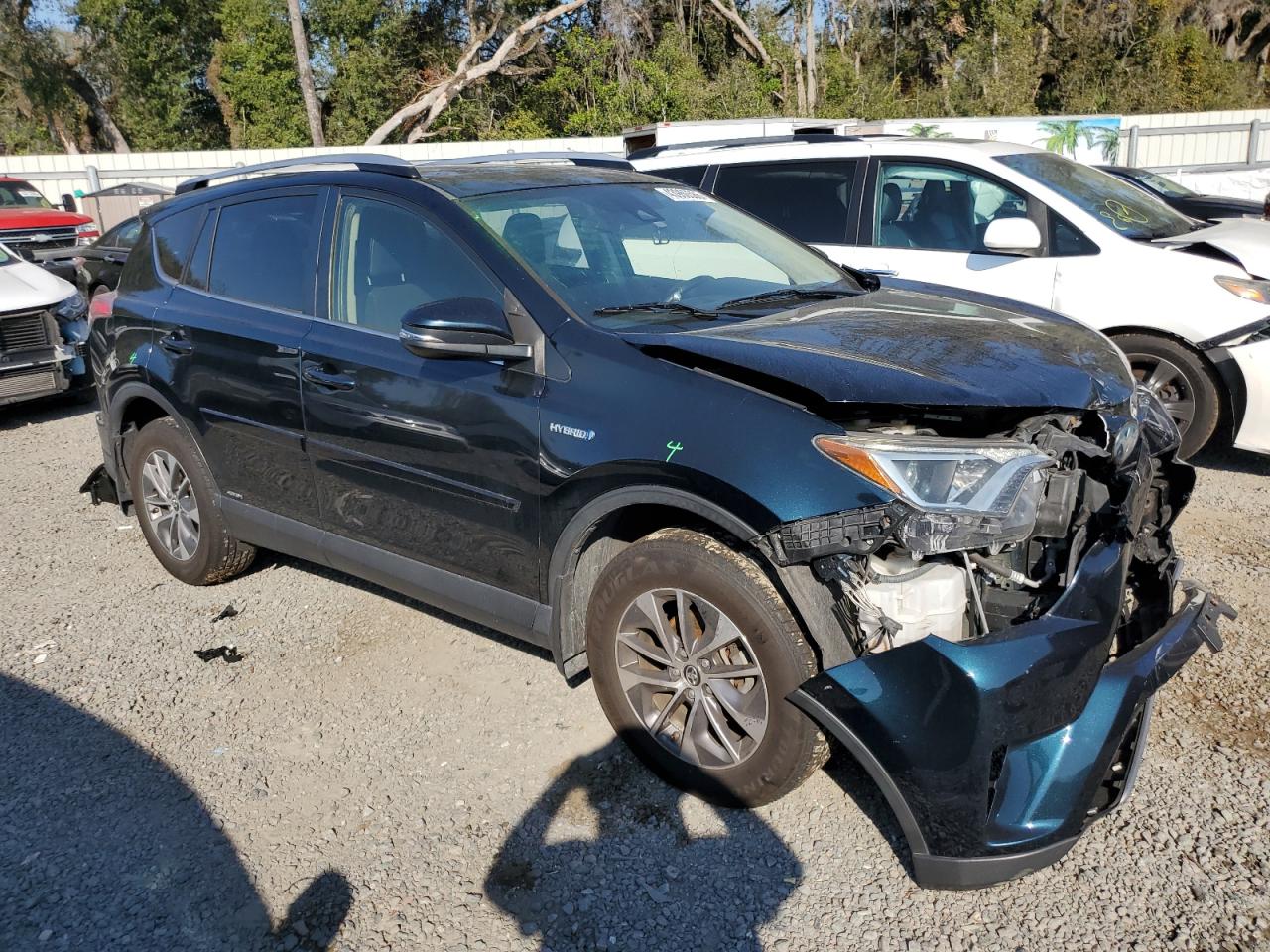 2017 Toyota RAV 4 - Image 4