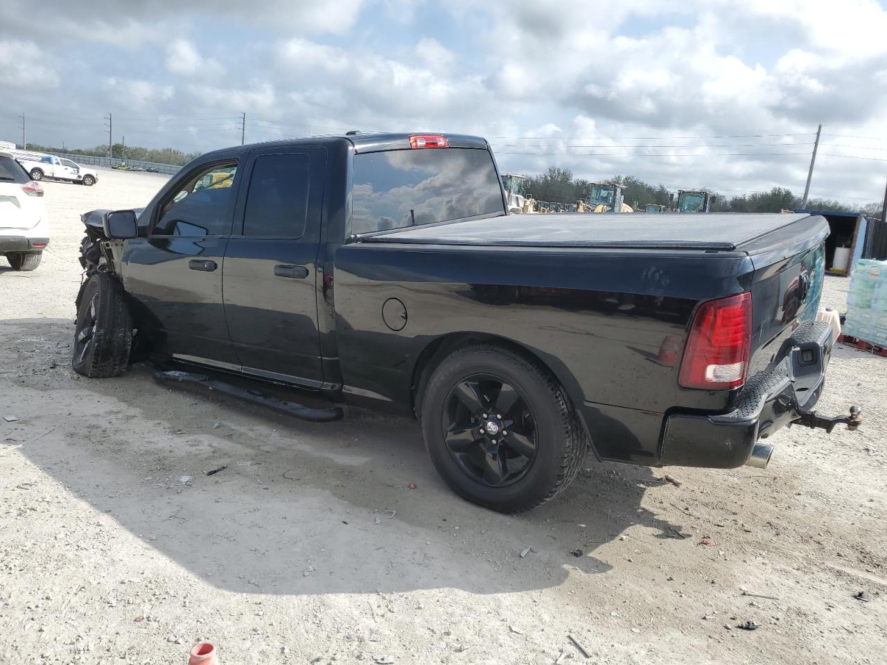 2014 RAM 1500 - Image 2