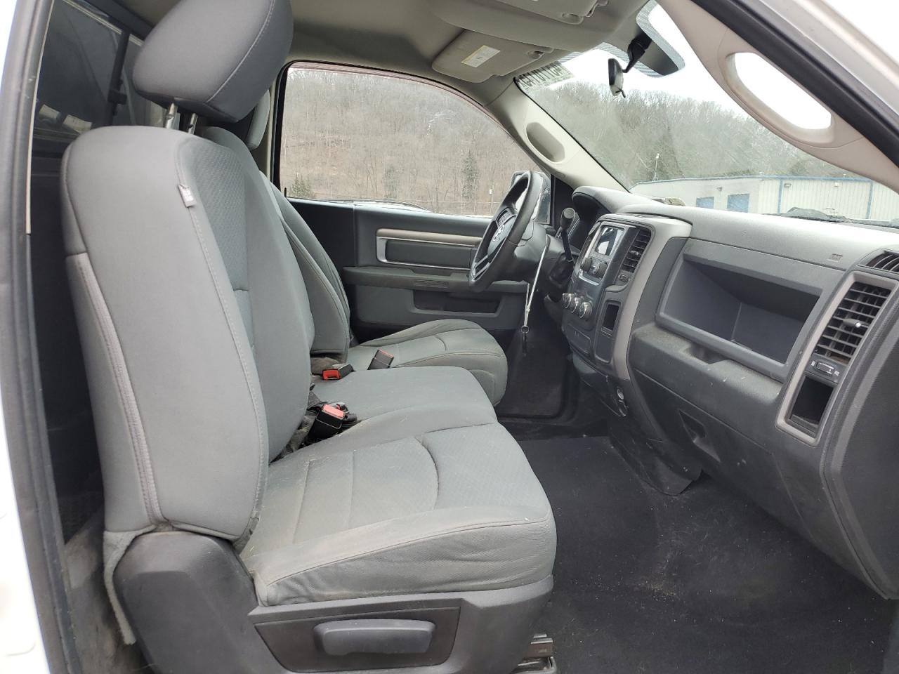 2013 RAM 1500 - Image 10