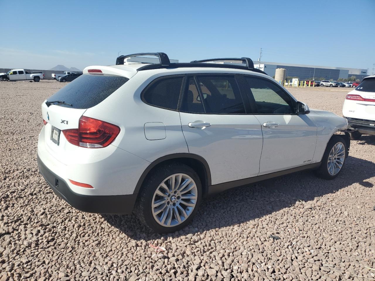 2015 BMW X1 - Image 3