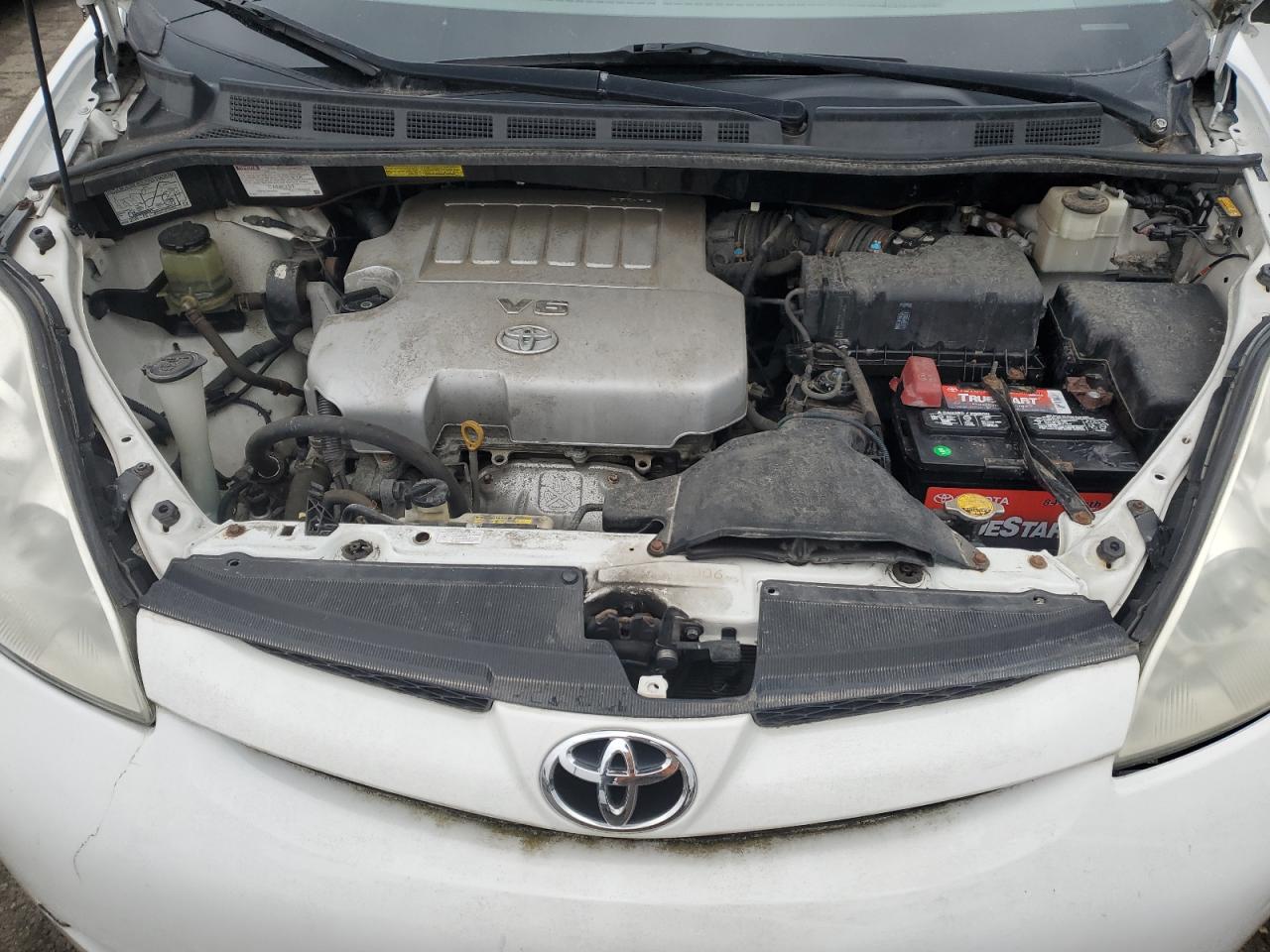 2007 Toyota Sienna - Image 12