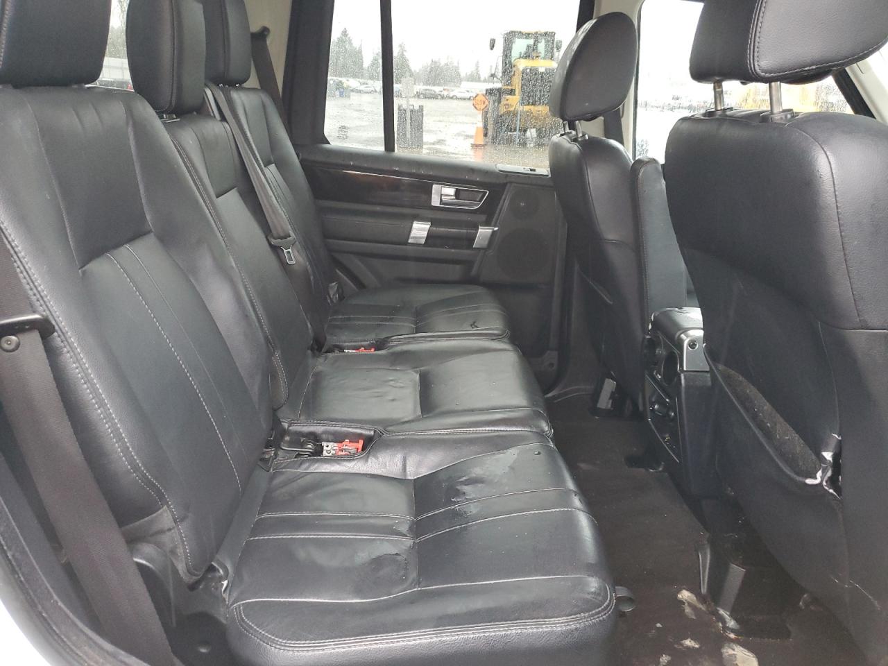 2013 Land Rover LR4 - Image 11